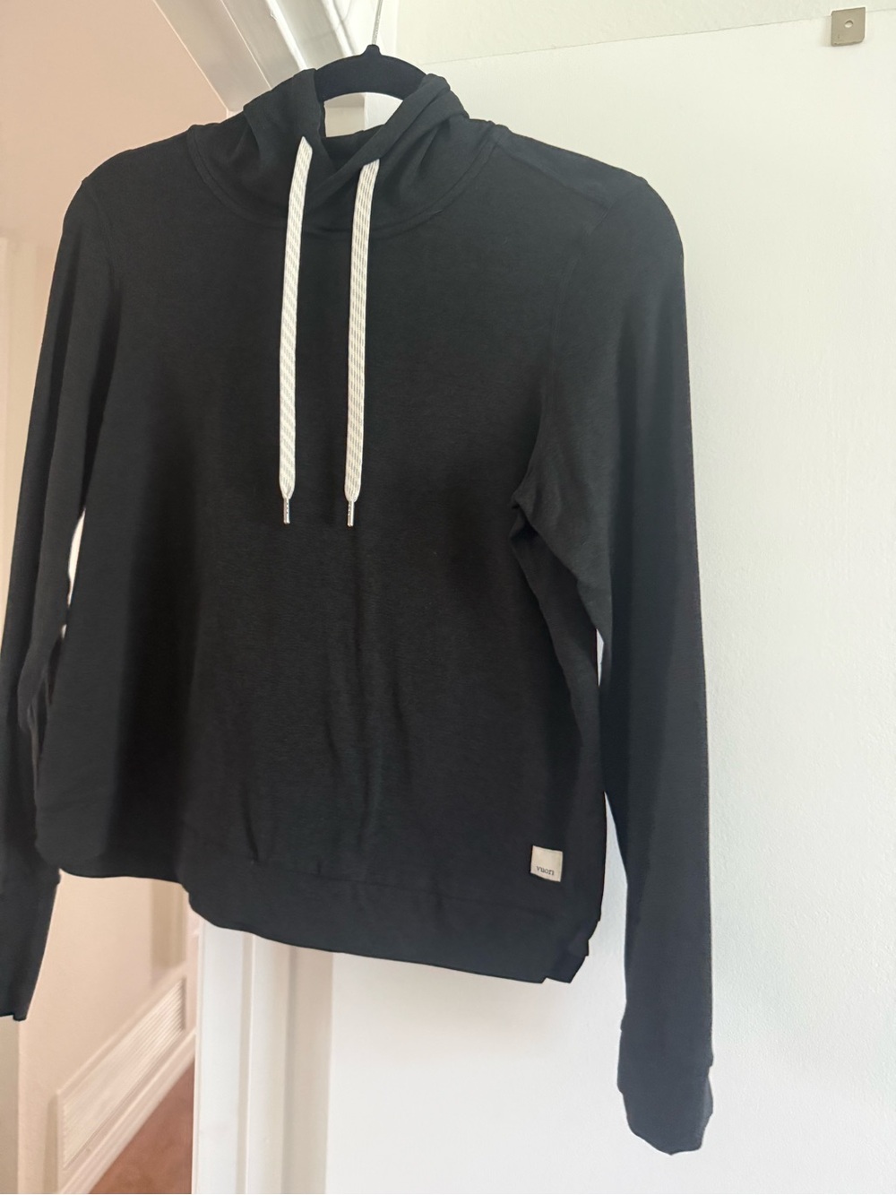 Vuori sweatshirt